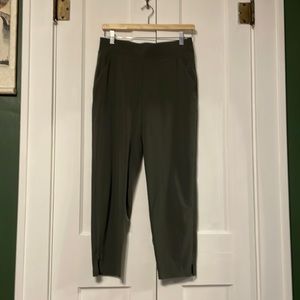Crop pants